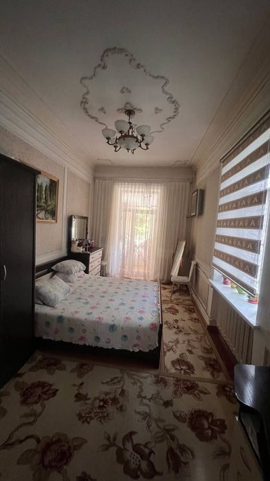 3 комнатная квартира (Сталинка) в центре города улица Саида Барака