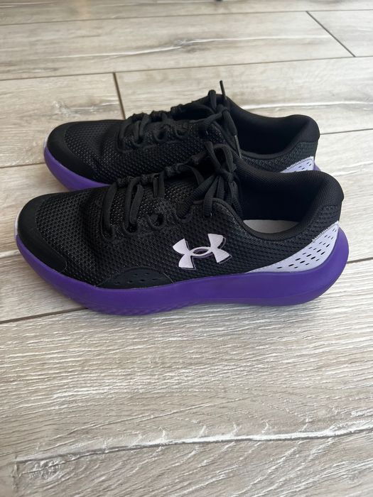 Маратонки -Under Armour GGS Surge 4