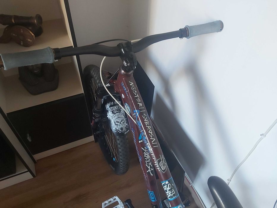 Bicicletă Dirt Jump 26" Custom Proiect pe Piese – Componente Top, Pregătită de Dat