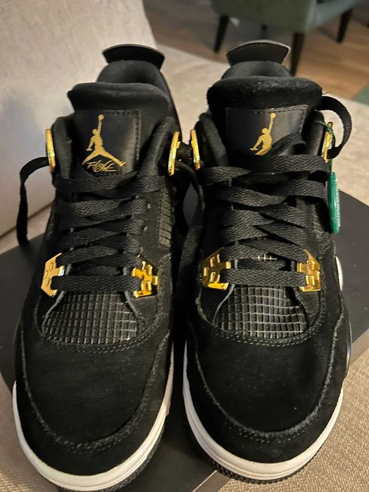 Jordan 4 retro royalty