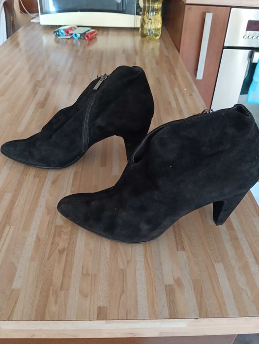 Боти естествен велур