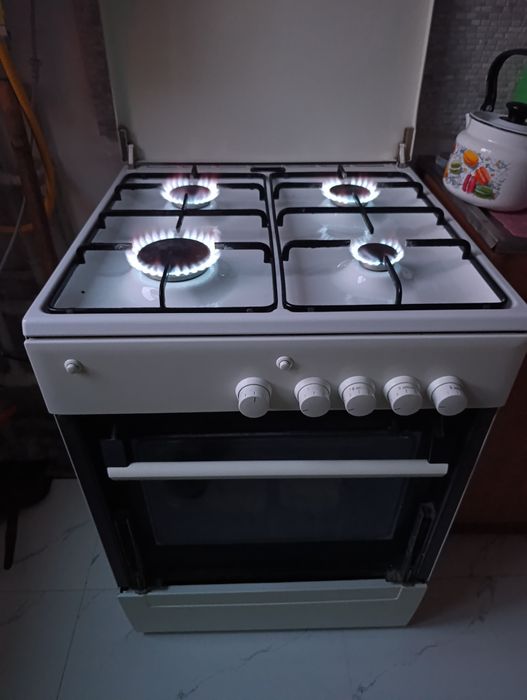 Продам газовую плиту Bosch