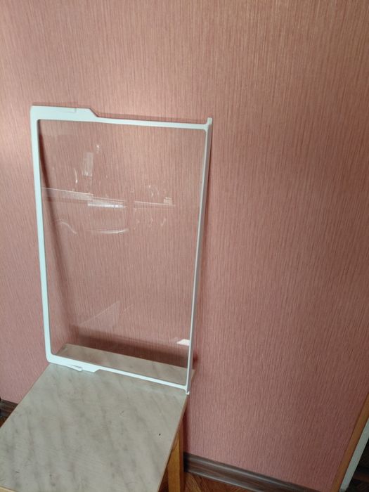 Полки в  холодильник.