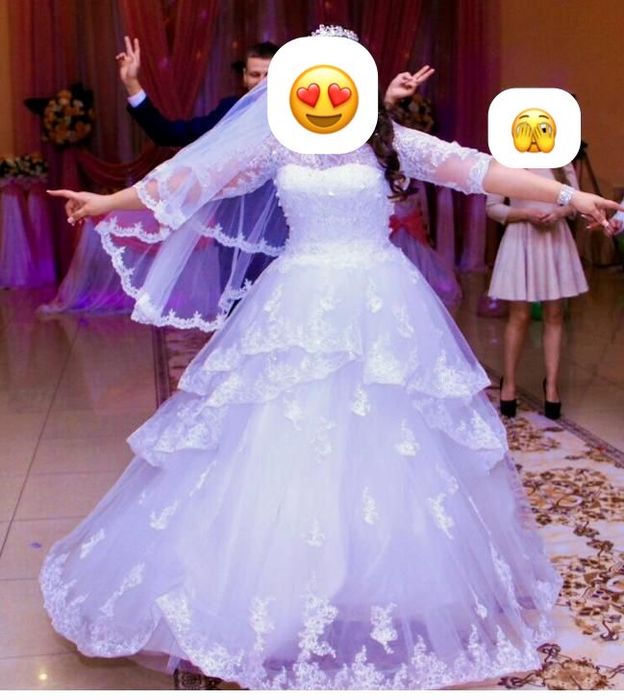 Свадебное платье продам 95 тыс . В комплекте накидка , которая на фото