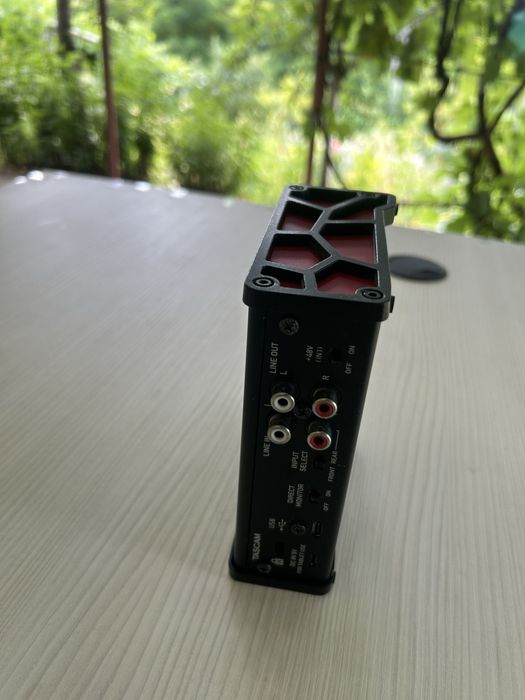 Boxe (monitoare studio) și interfata audio