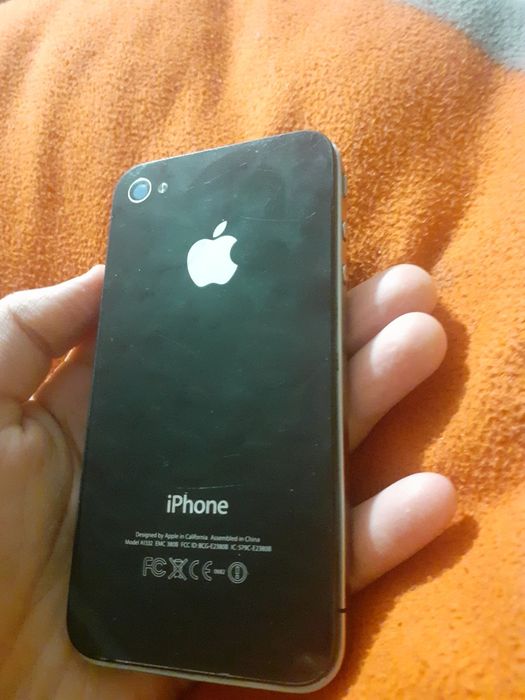 Iphone 4 complet funcțional doar ca nu merge icloud-ul bateria este bună încărcător nu am la el,pentru mai multe detalii în privat