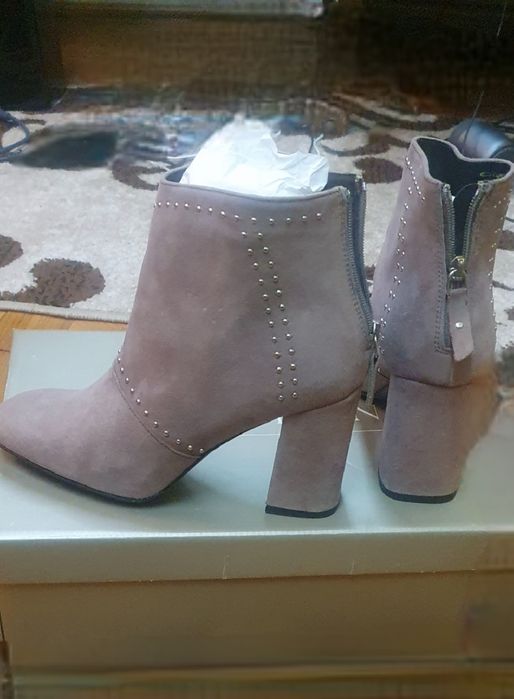 Botine noi Lazzarini nepurtate piele întoarsă lila