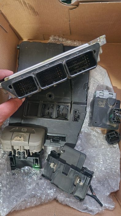 Kit pornire Calculator Renault Scenic 2.. 1,9 DCI 2007