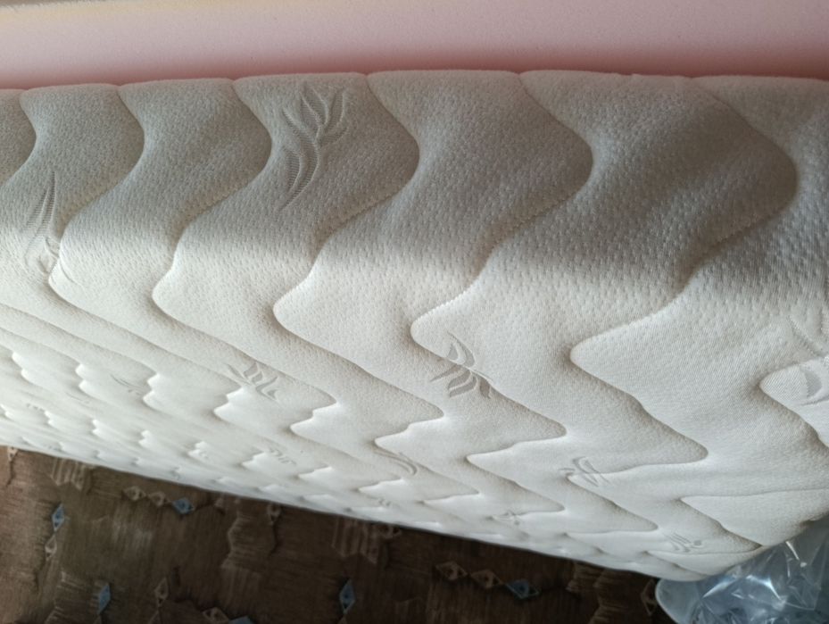 Чисто нов двулицев матрак 120/190см