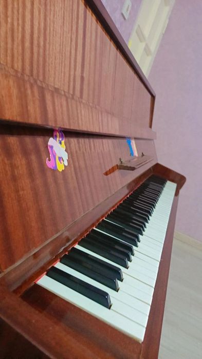 Продам свою пианино