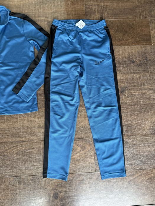Детски спортен екип NIKE