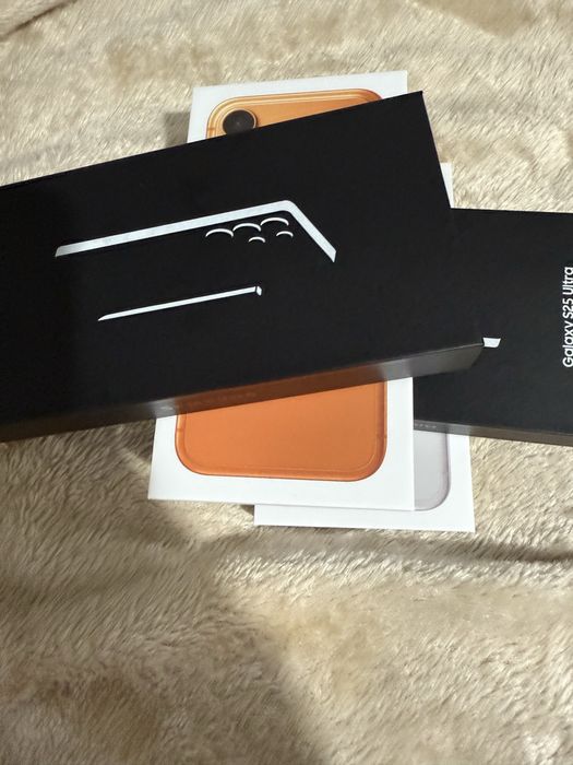 Samsung Galaxy S25 Ultra, 512GB, iPhone 17 Pro Max, 1TB Orange,Silver