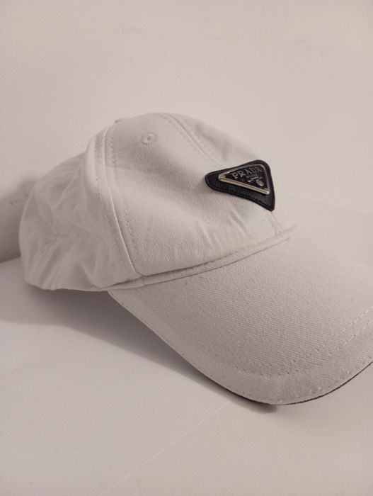 Șapcă Prada originala