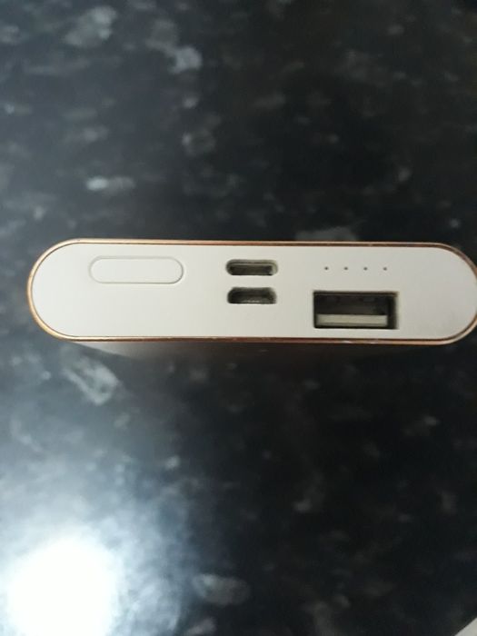 Продам карманую зарядку.