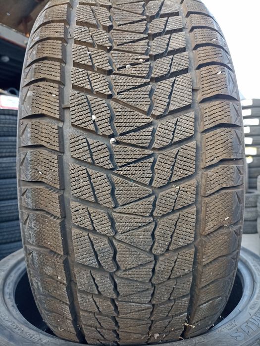 265/40/22 зимний комплект новый