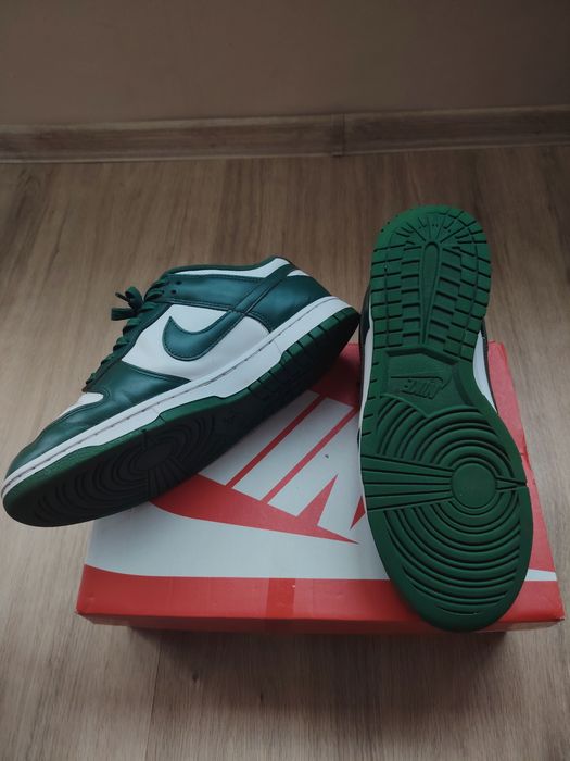 NIKE Dunk Low маратонки