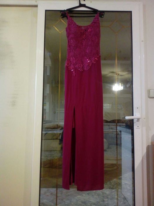 Дълга елегантна рокля- за бал или др.официален случай-циклама