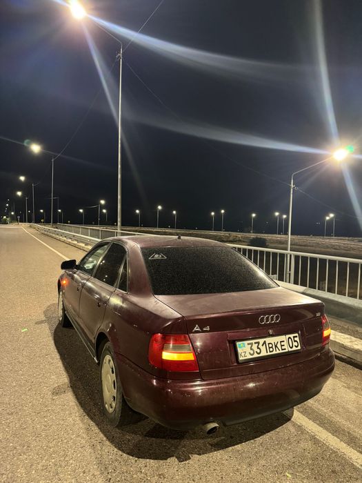 Audi a4 срочно..