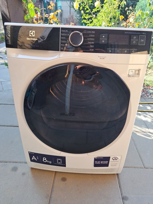Uscator de rufe Electrolux Perfect Care 800