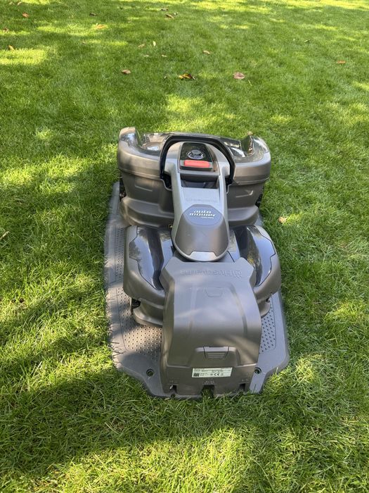 Husqvarna Automower 435X AWD NERA – stare excelentă, foarte puțin folosit