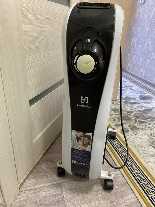 Масляный обогреватель Electrolux, 10 секций.