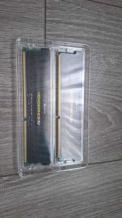 Kit ASRock Z87M Pro4 + Intel i5-4460 + cooler + 8GB Corsair DDR3