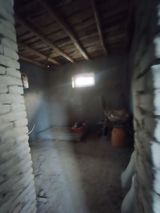 Xovli uy sotiladi yolni boyida