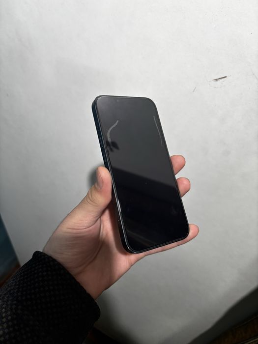 Продам айфон 13