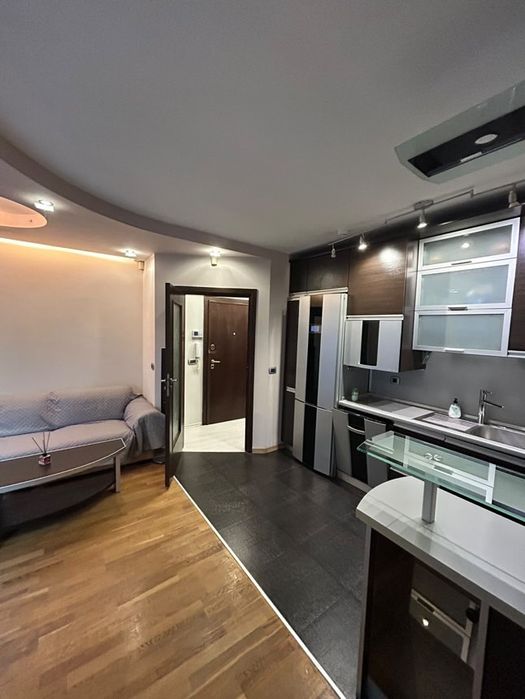 Продава се Тристаен апартамент в София, Банишора - 91 кв.м за 2583 €/кв.м - Снимка #4