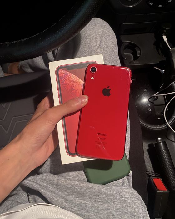 Продам Айфон XR 64gb 76%
