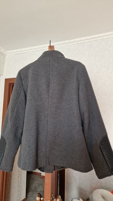 Продам пальто 52 размер