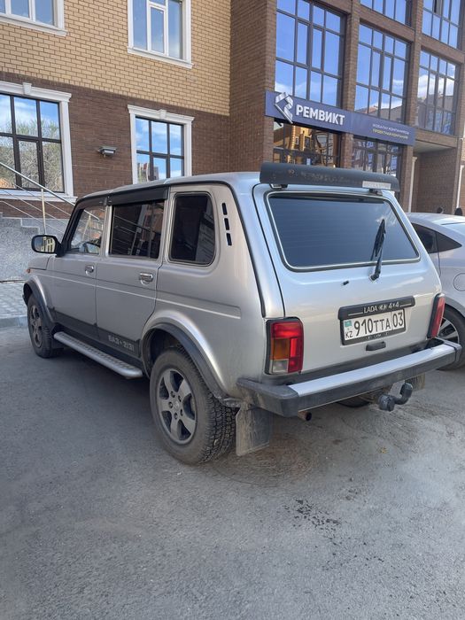 Продам нива 5 дверная