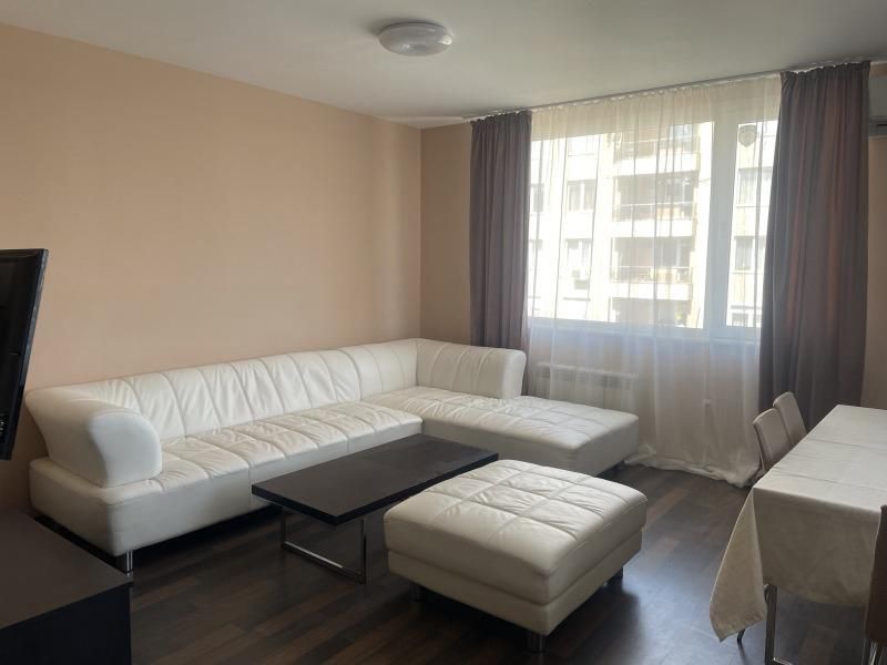 Тристаен апартамент в ж.к. Манастирски ливади.