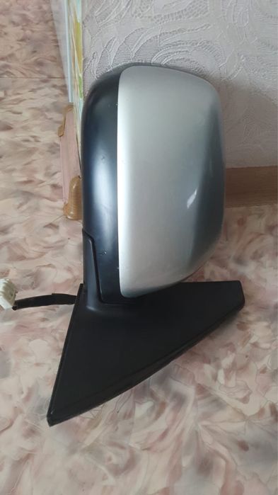 Боковое зеркало на Rav4