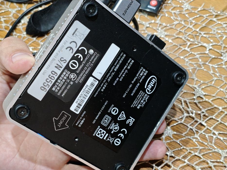 Mini PC Intel NUC (i3-6100U, 8GB RAM DDR4, SSD 240GB NVMe