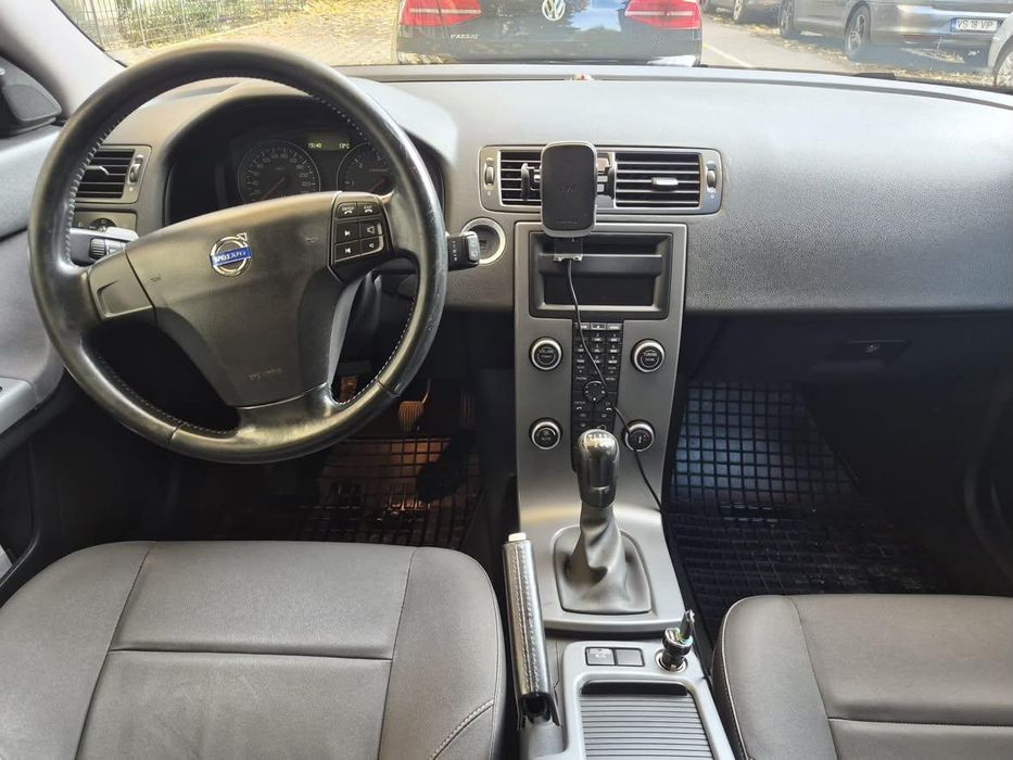 VOLVO V50 2010 — imagine 4