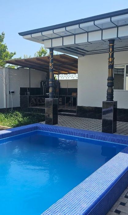 Кибрайда  тайер уй сотувда.Ери 5 соток, хонаси - 2 та,холл,бассейн