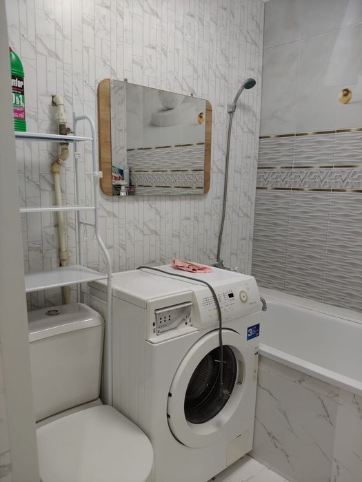 Быр бөлмелі пәтер сатылады.