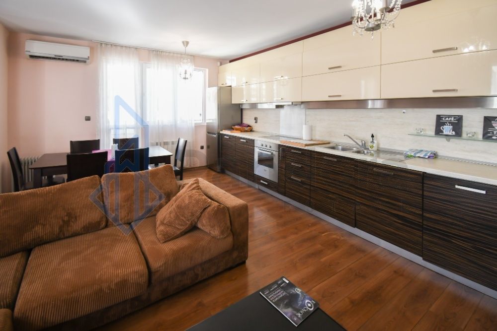 Тристаен ап. жк. Хладилника