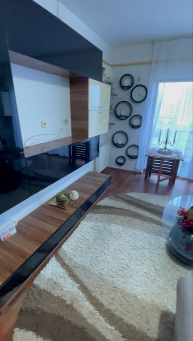 Mobila pentru living fronturi lucioase