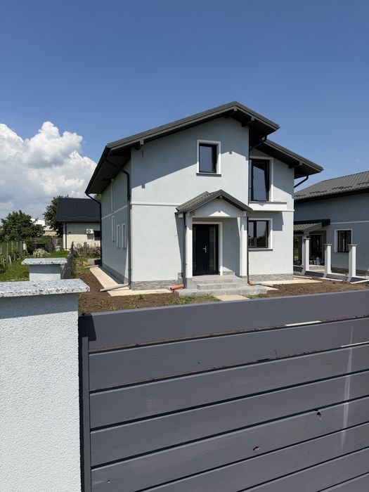 Casa recent finalizata catamaresti deal