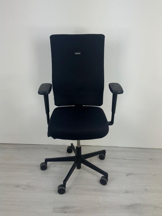 Lento Laboro е висококачествен офис стол, произведен в Германия,