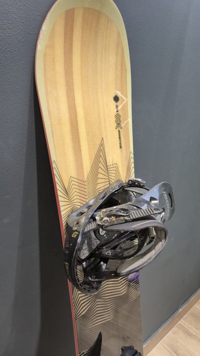 Placa Snowboard Bullwhip 300 EVO de 155cm cu legături Burton