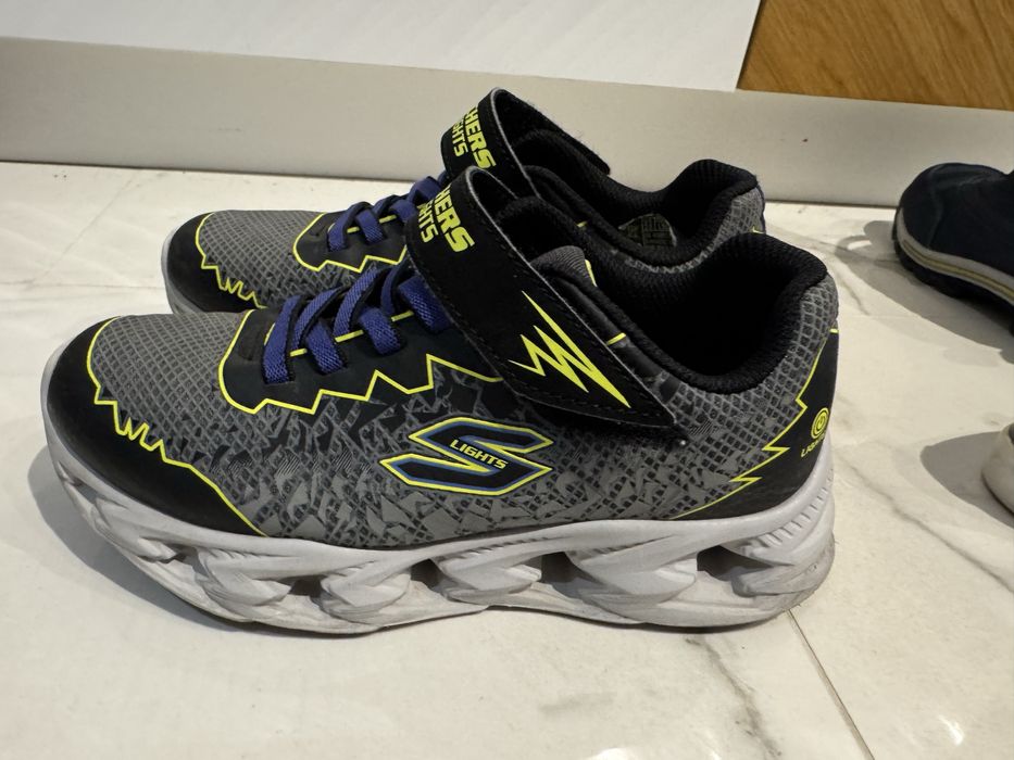 Детски маратонки Skechers с лампички