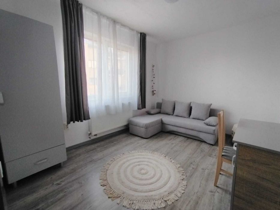 Apartament de 2 camere, de inchiriat, cu parcare, in Floresti