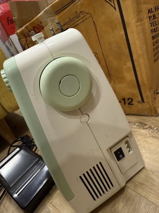 Швейная машинка Janome Gr-12