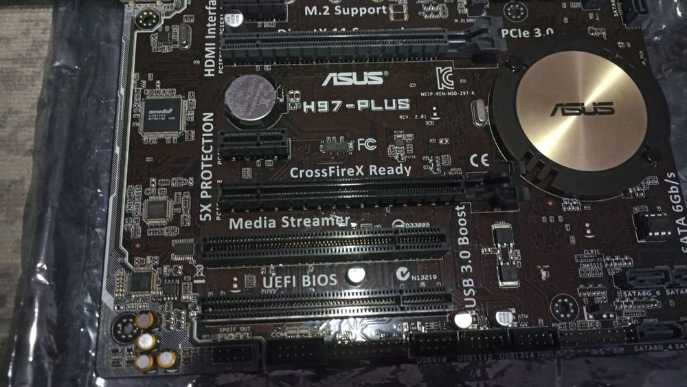 Продам материнскую плату