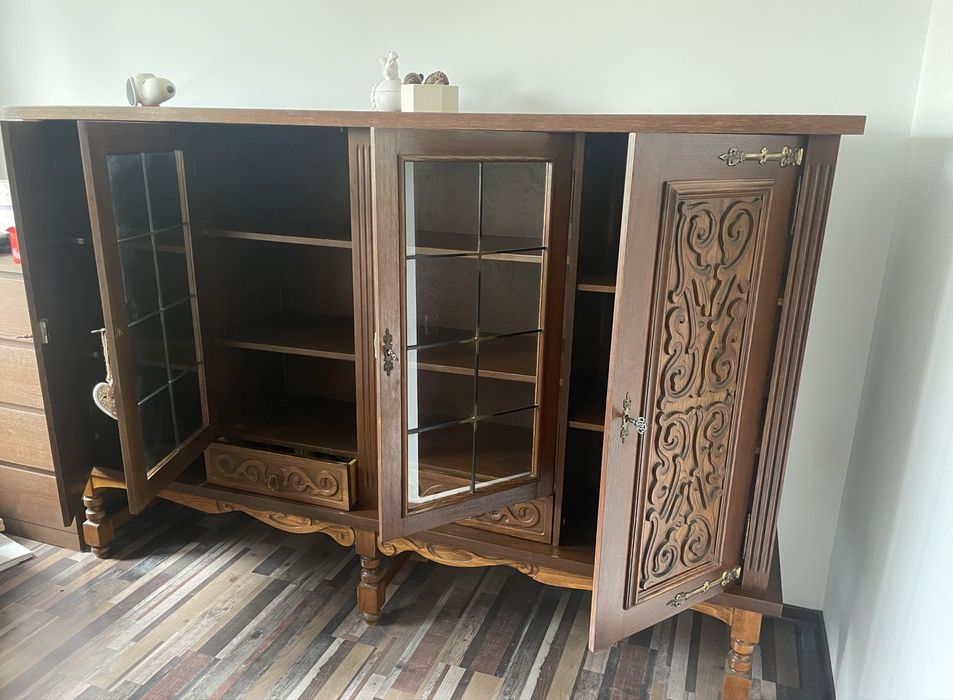 Biblioteca eleganta veche, din lem masiv, in stare buna