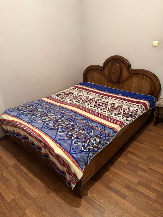 Срочно продаю спальный гарнитур, торг уместен