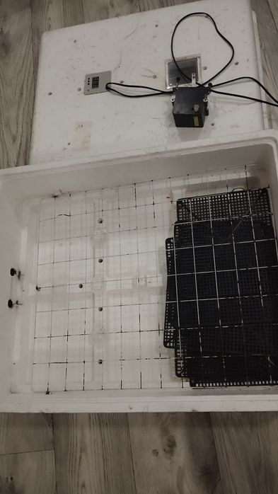 Инкубатор "Несушка"